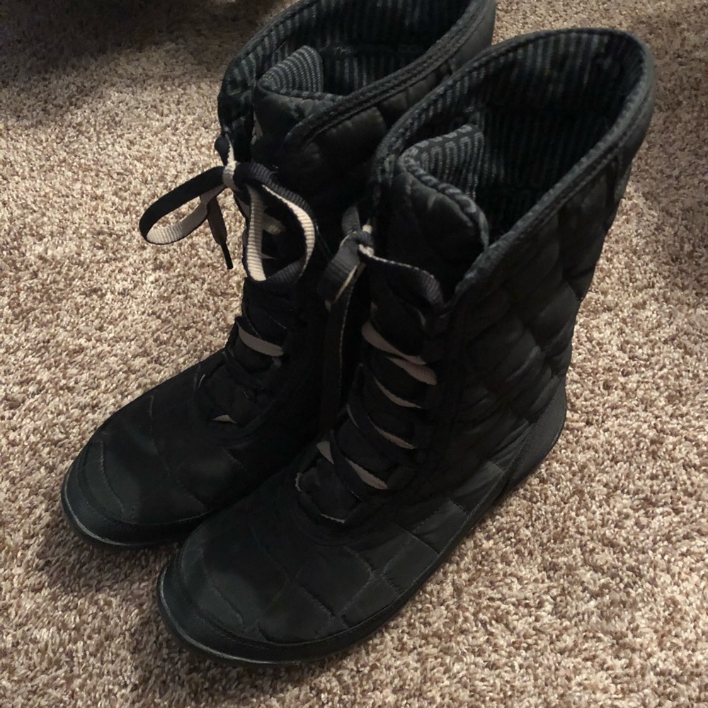 Colombia Lace Up Boots with Thermal Coil